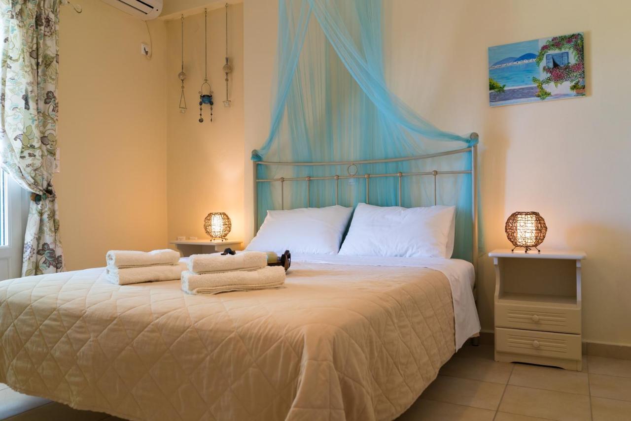 Avelia Blue Apartment Asprogerakata Bagian luar foto
